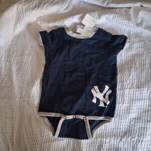 new york yankees onesie